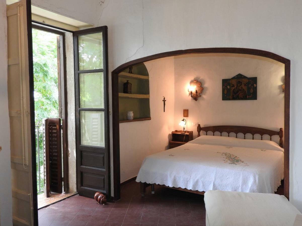 Villa Tana Pacenzia Чефалу Экстерьер фото